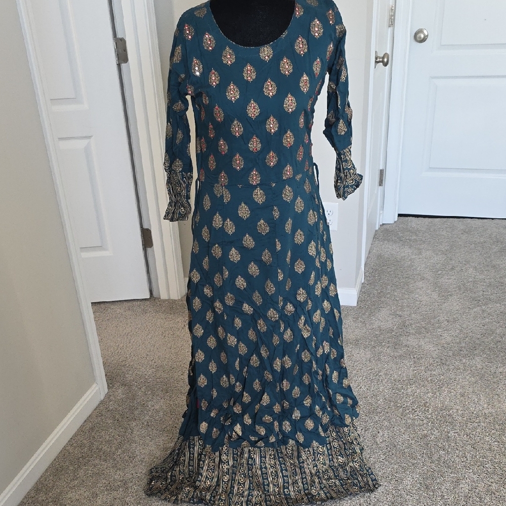 Elegant Teal Patterned Dress